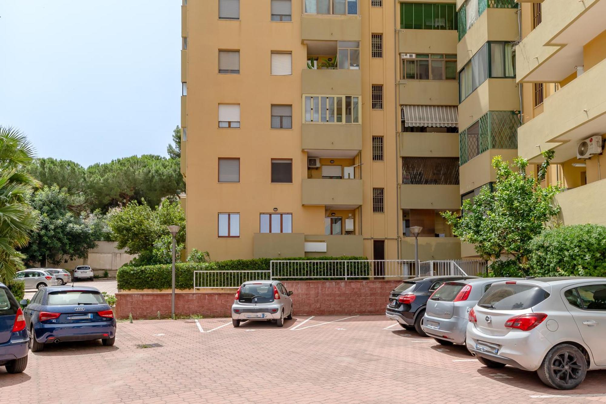 Apartment Kalbia Or Renovated, Functional, Intimate And Cagliari