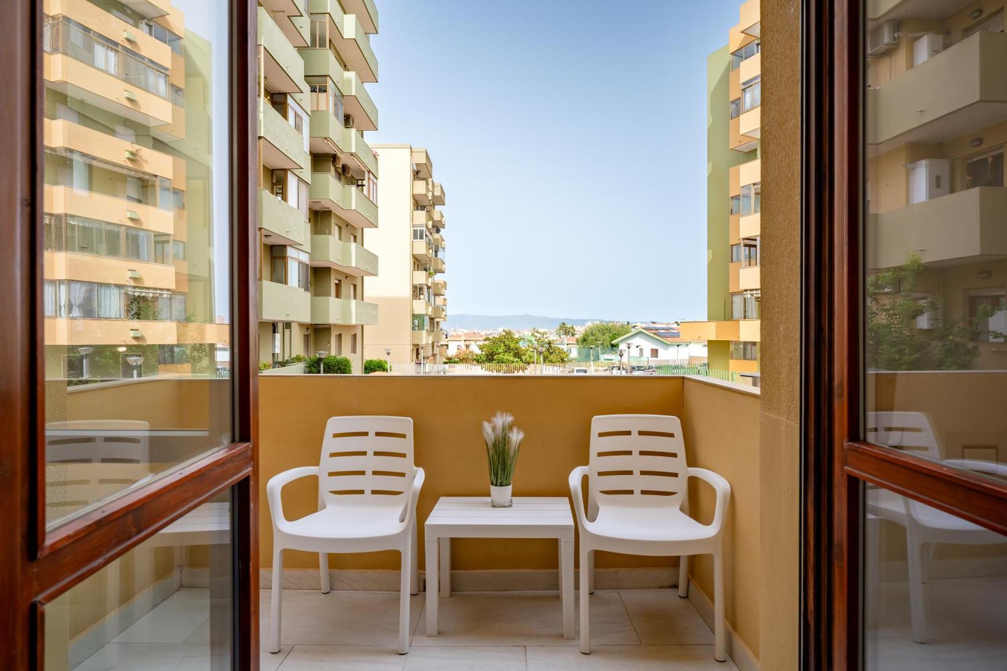 Apartment Kalbia Or Renovated, Functional, Intimate And Cagliari